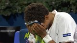 Diallo overcome with emotion after exiting NBO with apparent knee injury