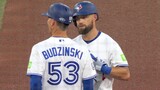 Blue Jays’ Lukes gets wires crossed with Straw and caught in between bases