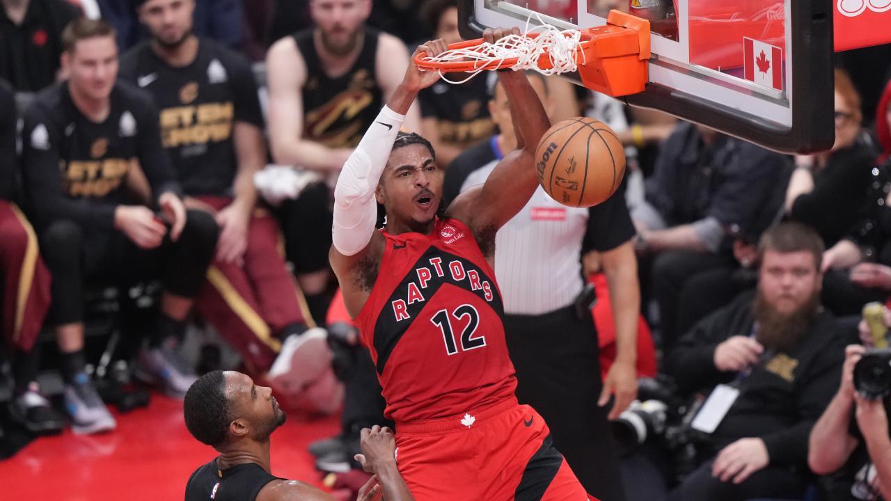 Raptors’ Shead lobs it up to Murray-Boyles for vicious jam