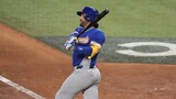 Suarez lines RBI double to gap to give Venezuela late lead in WBC final