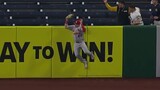 Cardinals’ Church robs potential walk-off homer with leaping grab at the wall