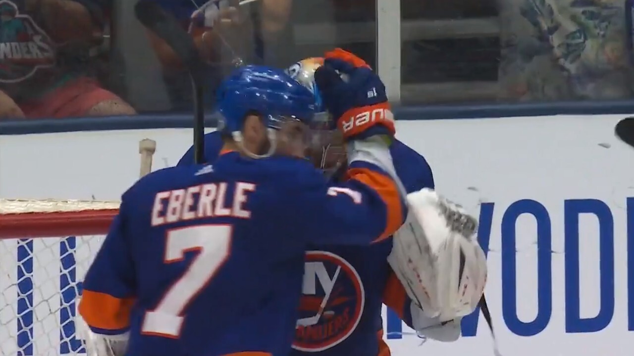 The crowd begins to become a major factor in the series between Islanders and Bruins