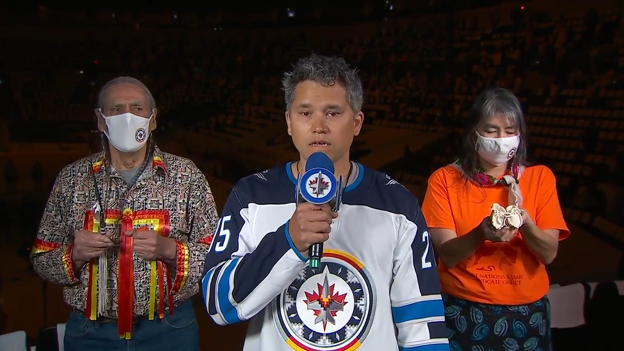 Students to sing national anthem in Ojibwa at Winnipeg Jets hockey game