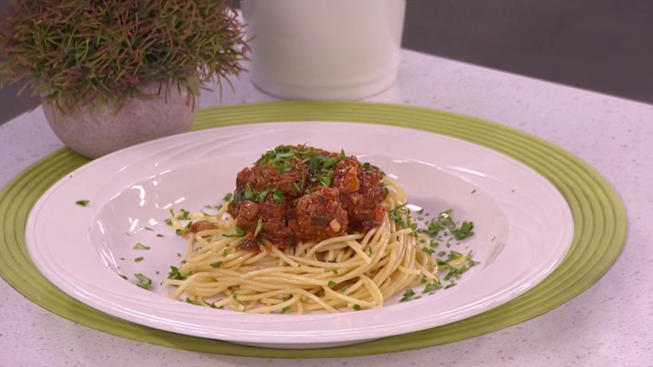 Une magnifique recette de spaghettis aux mini boulettes