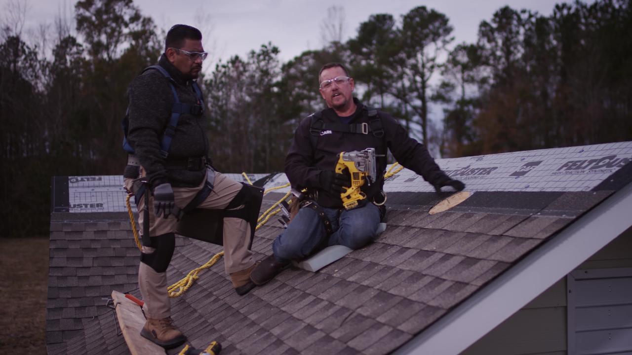 Master Flow 60 sq. in. NFA Aluminum Slant Back Roof Louver Static