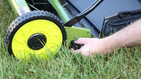 Hand Powered Lawn Mower
