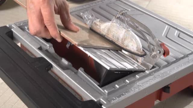 Tile Saw with HydroLock System 3550 