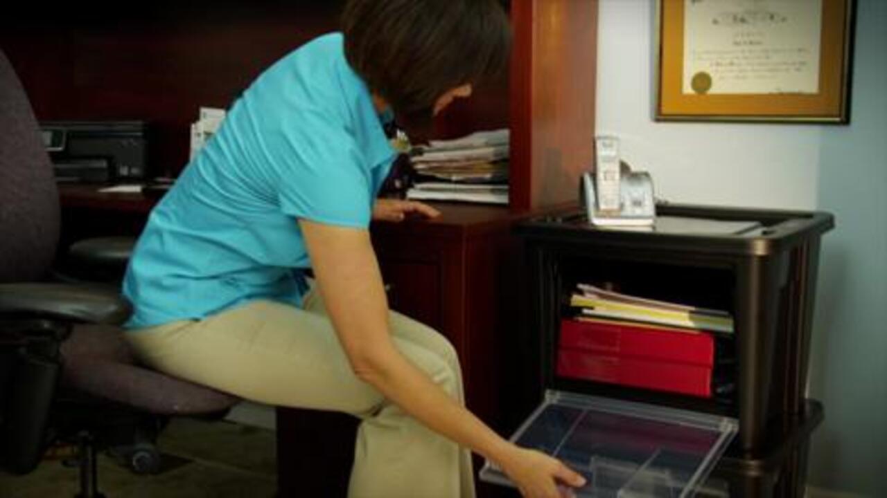 Rubbermaid - 22.0 in. L x 17.5 in. W x 15.1 in. H Large Access Organizer in Turquoise