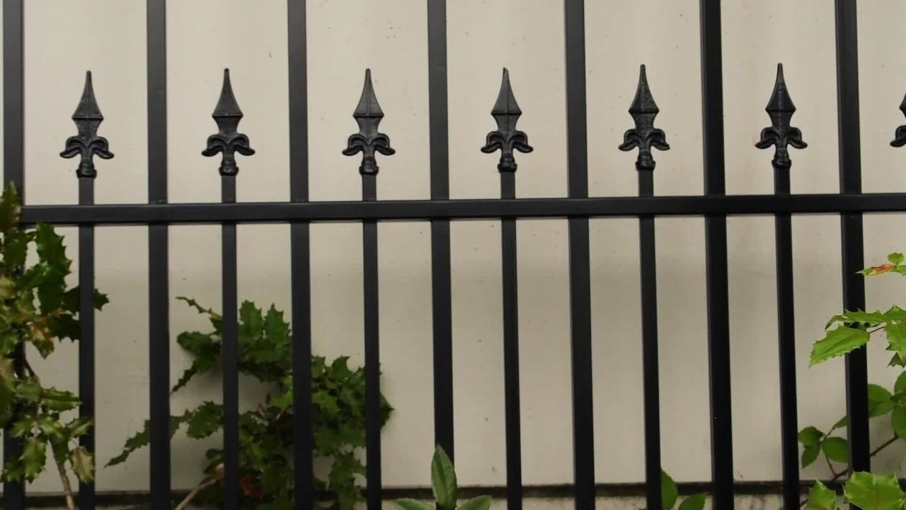 2ft 9in OpeningWrought Iron Metal Steel Gates Safety Spear Top Garden Gate 