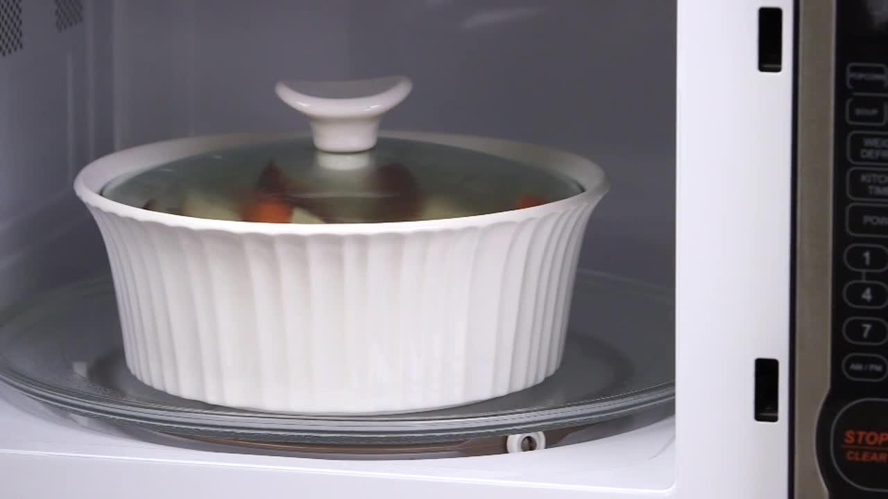 CorningWare Ceramic Bakeware Set with Lids, Chip and Crack