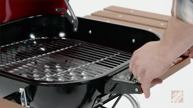 Swinger Charcoal Grill in Red