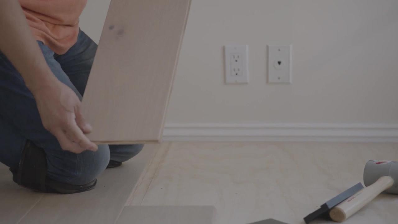 Malibu Wide Plank Seacliff French Oak 3/8 in. T x 4 & 6 in. W Click Lock Distressed Engineered Hardwood Flooring (793.9 sq. ft./pallet)