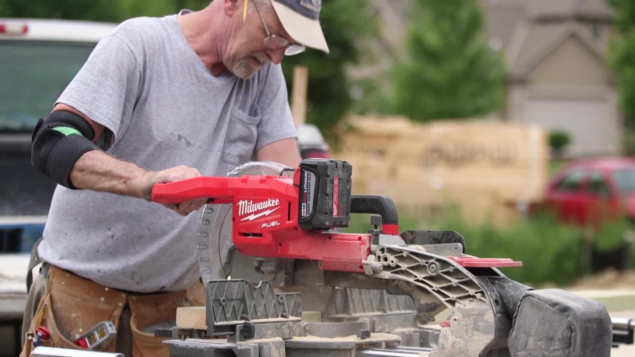 M18 FUEL Gen-2 18V Lithium-Ion Brushless Cordless Mid Torque 1/2 in. Impact Wrench with (1) 5.0 Ah Battery