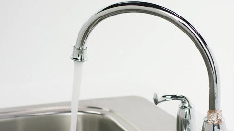 Banbury 2-Handle Mid-Arc Standard Kitchen Faucet with Side Sprayer in Chrome