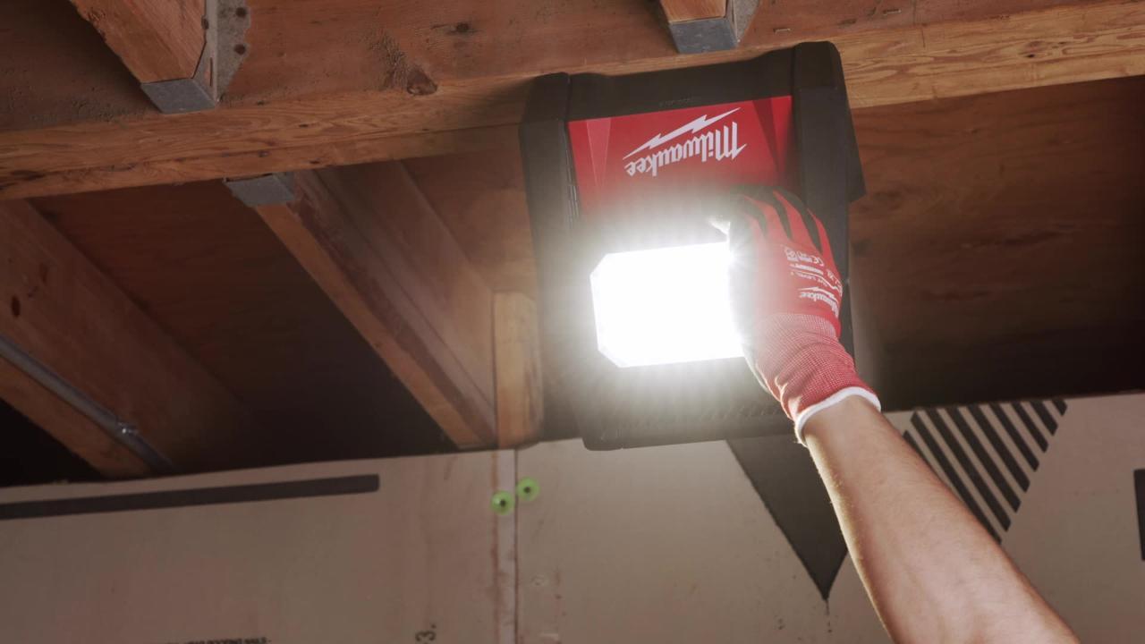 18-Volt Cordless Flood Light with Detachable Light with 1.5 Ah Lithium-Ion Battery 18-Volt Cordless Flood Light with Detachable Light with 1.5 Ah Lithium-Ion Battery