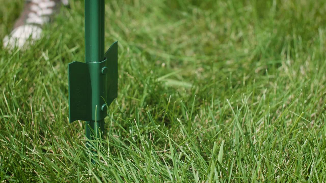 American Posts 60 in. H X 5 ft. L 14 Ga. Powder Coated Green Steel U-Post American Posts 60 in. H X 5 ft. L 14 Ga. Powder Coated Green Steel U-Post