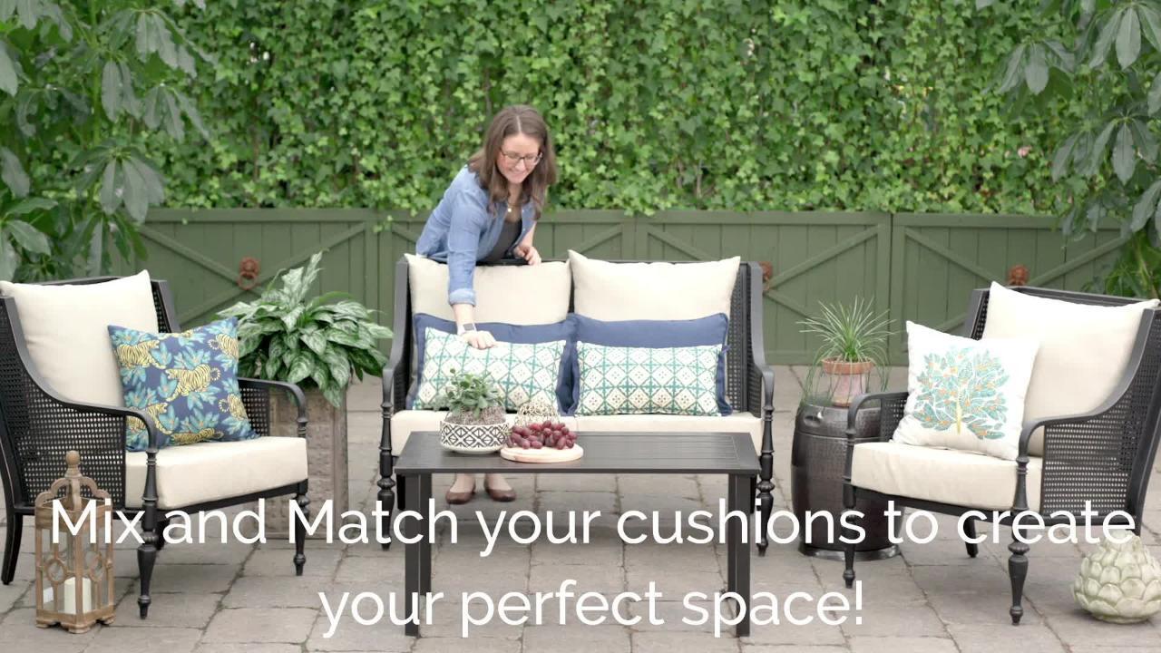 24 x outlet 28 outdoor cushions