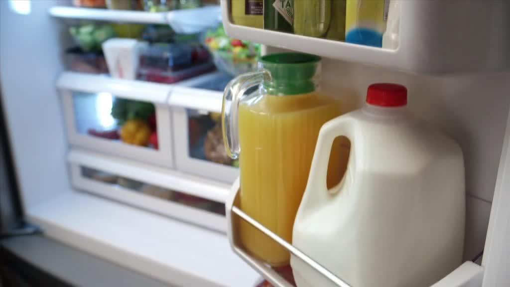 Frigidaire Gallery 26 8 Cu Ft French Door Refrigerator In Smudge Proof Stainless Steel Fghb2868tf The Home Depot