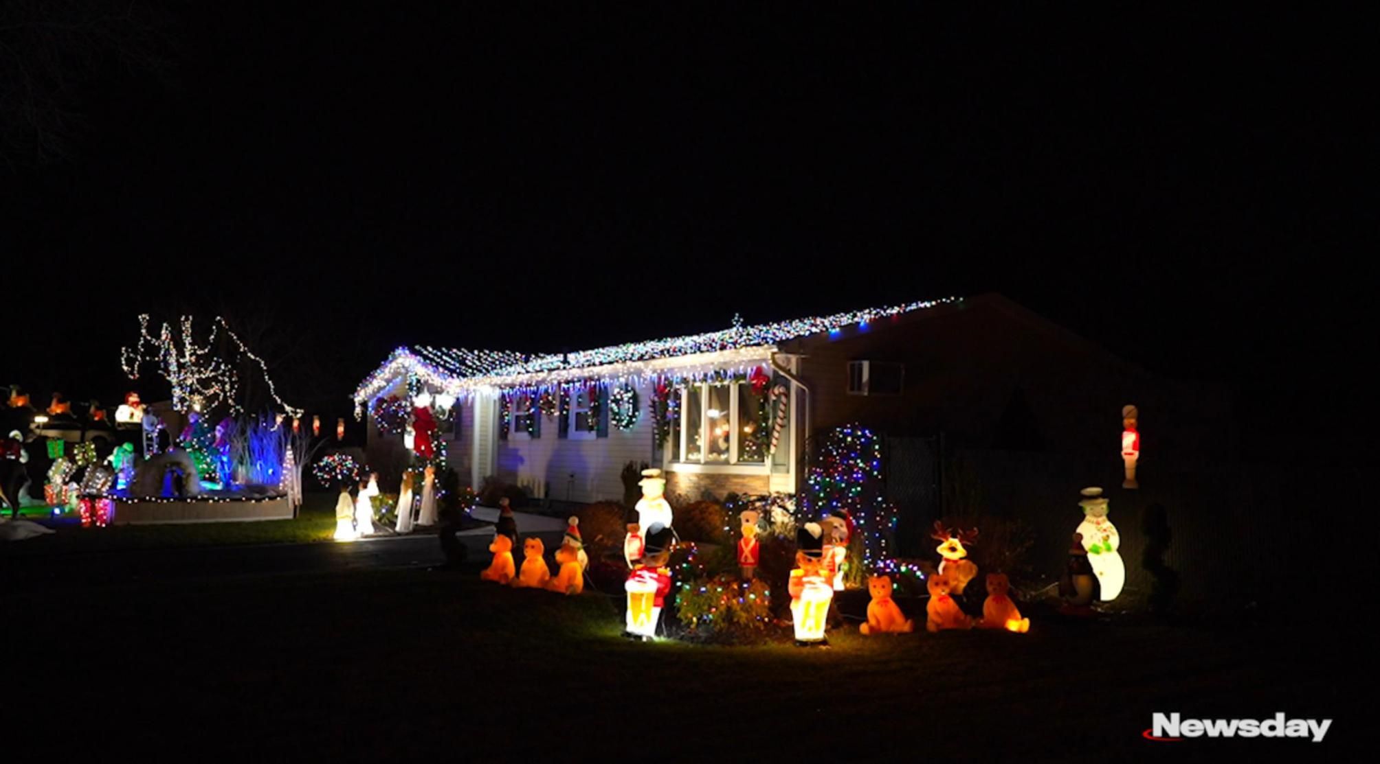 Long Island List Of Houses With Christmas Lights 2022 Home For The Holidays: Find Long Island's Merriest Displays | Newsday