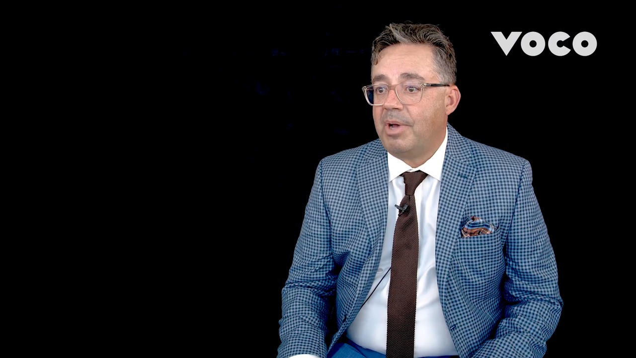 Watch Video: Dr. Foroud Hakim talks about benefits of Admira Fusion and  Admira Fusion x-tra. | Dentalcompare: Top Products. Best Practices.