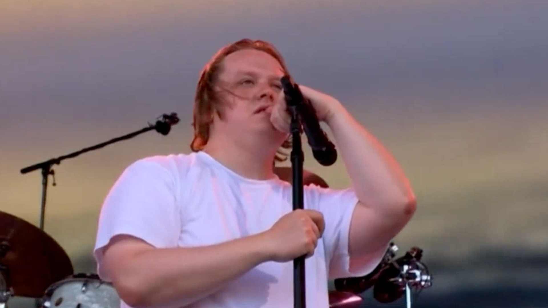 Fans help Lewis Capaldi finish his song after losing his voice mid-way into set