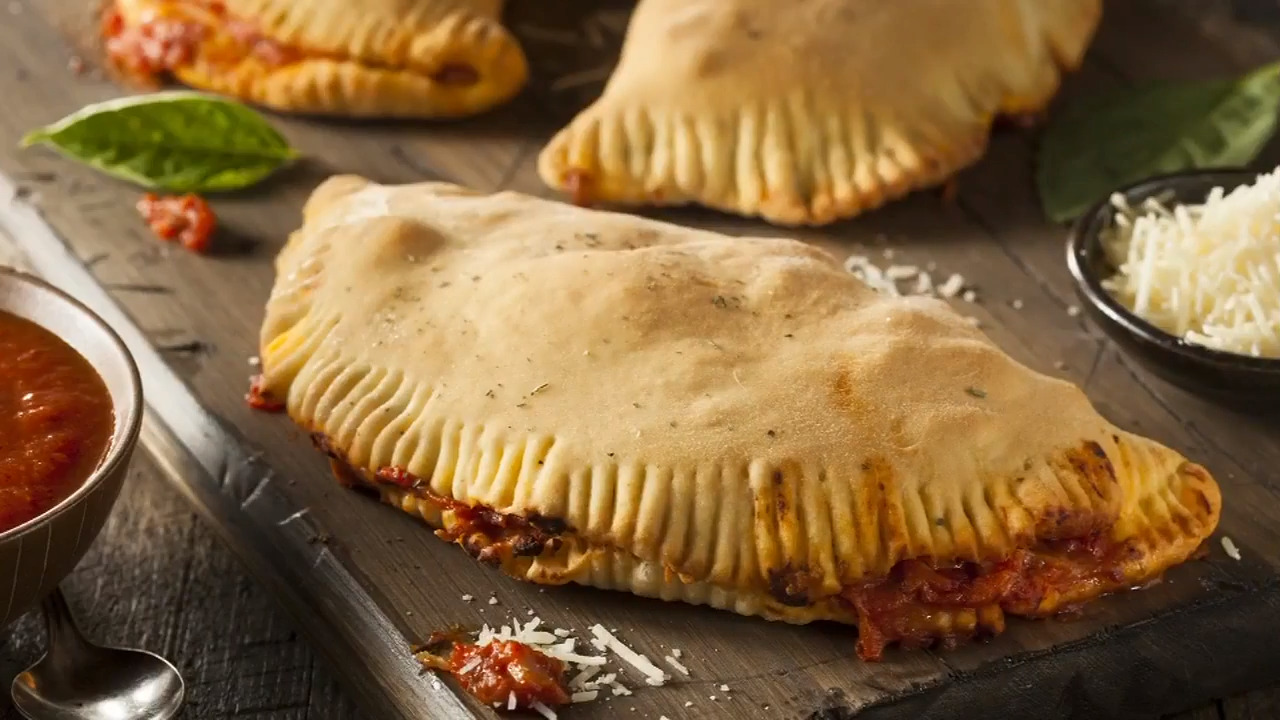 The ultimate fried panzerotti and baked calzone recipes - Video - Cityline