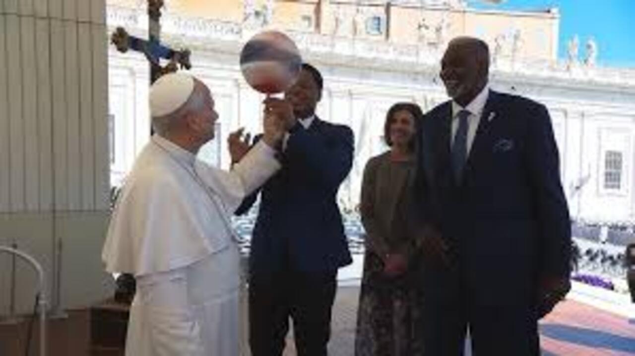 WATCH: Pope Leo spins basketball on finger with Harlem Globetrotters