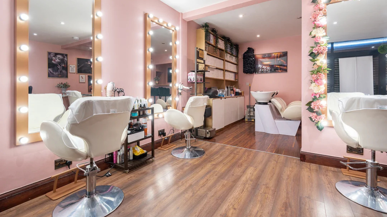 How long do YOU spend at the salon?