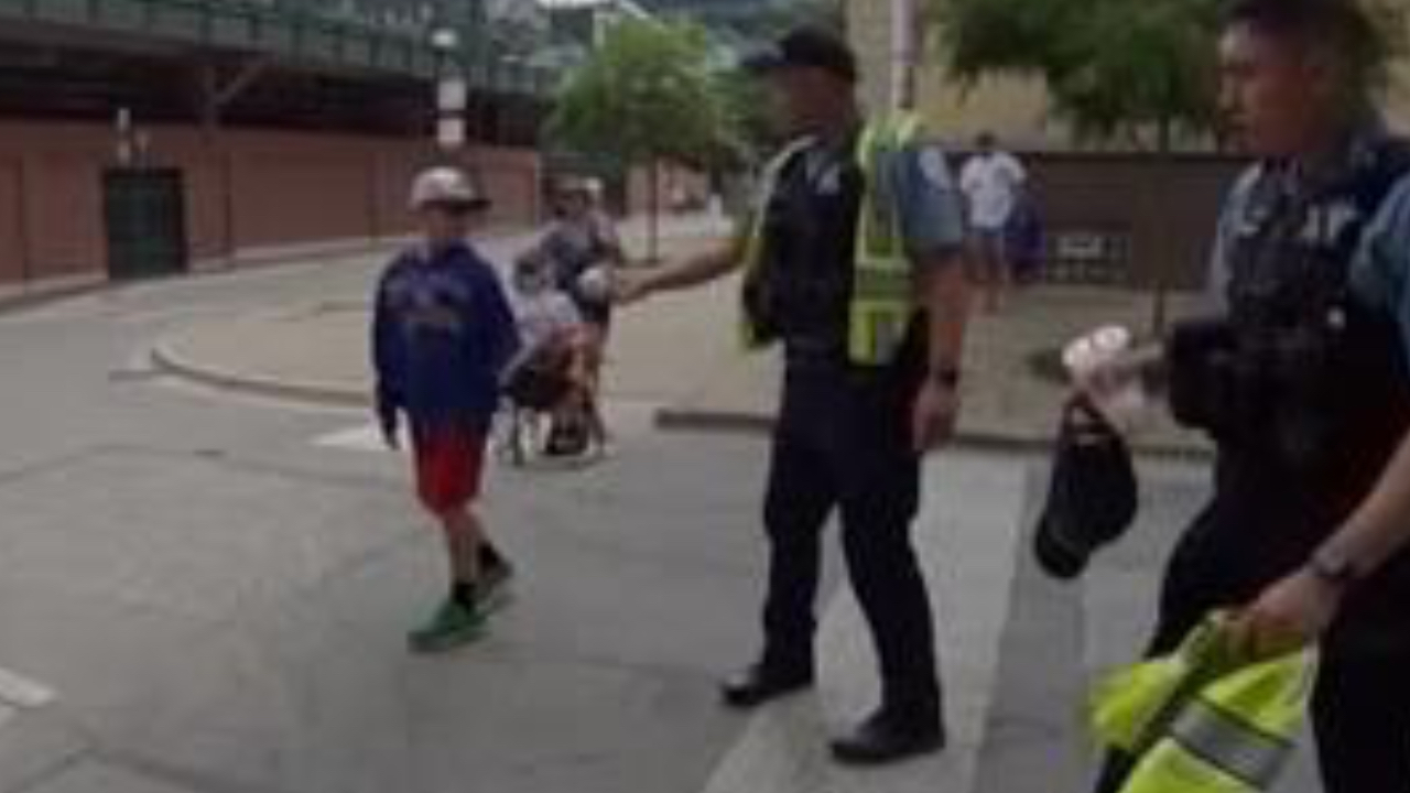 You have to see this sweet pay it forward moment