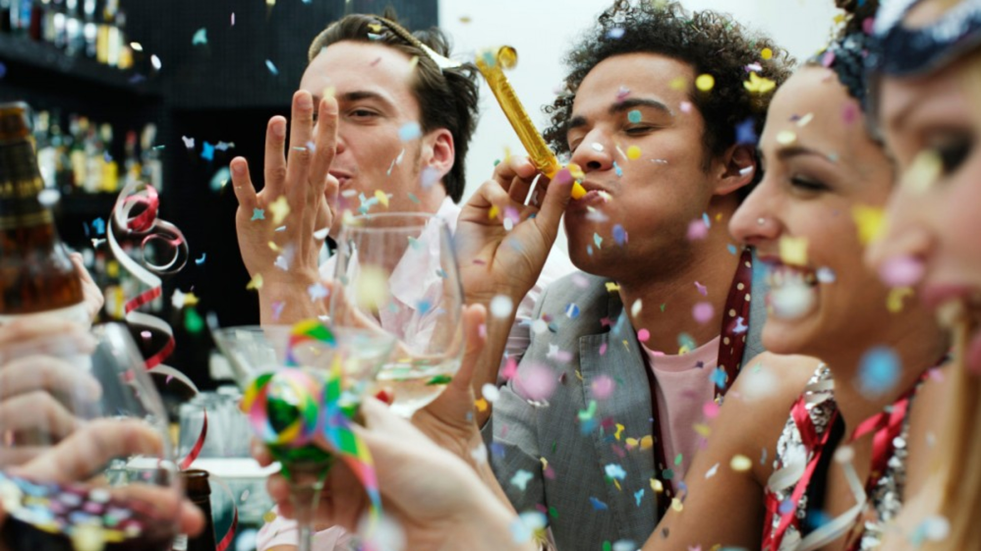 How to throw a sizzling summer bash on a budget