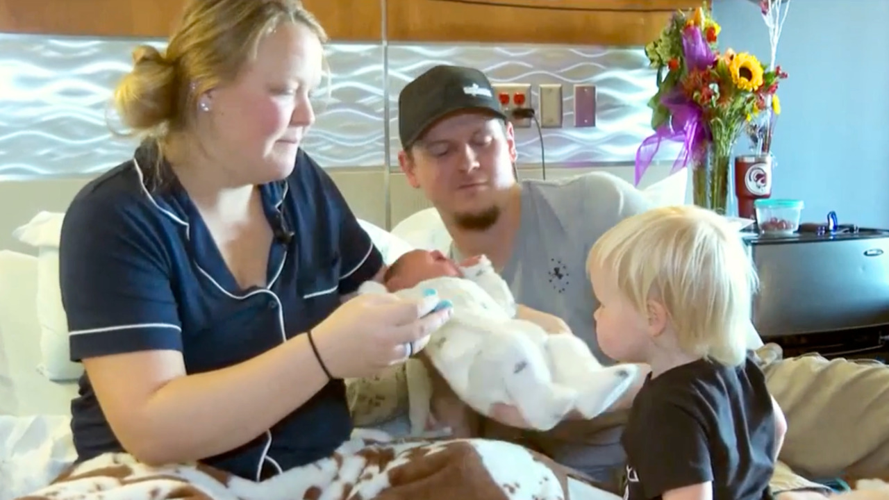 This family has had 5 consecutive generations born on the same day