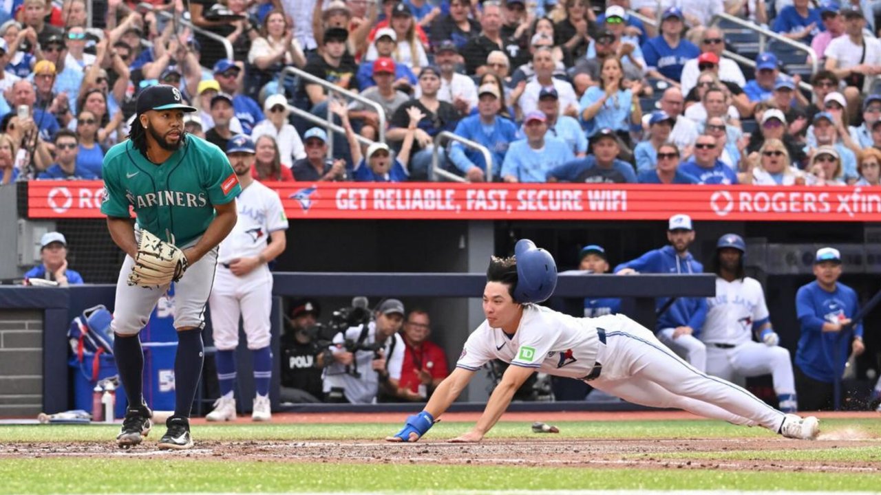 Blue Jays shut out and sweep Mariners