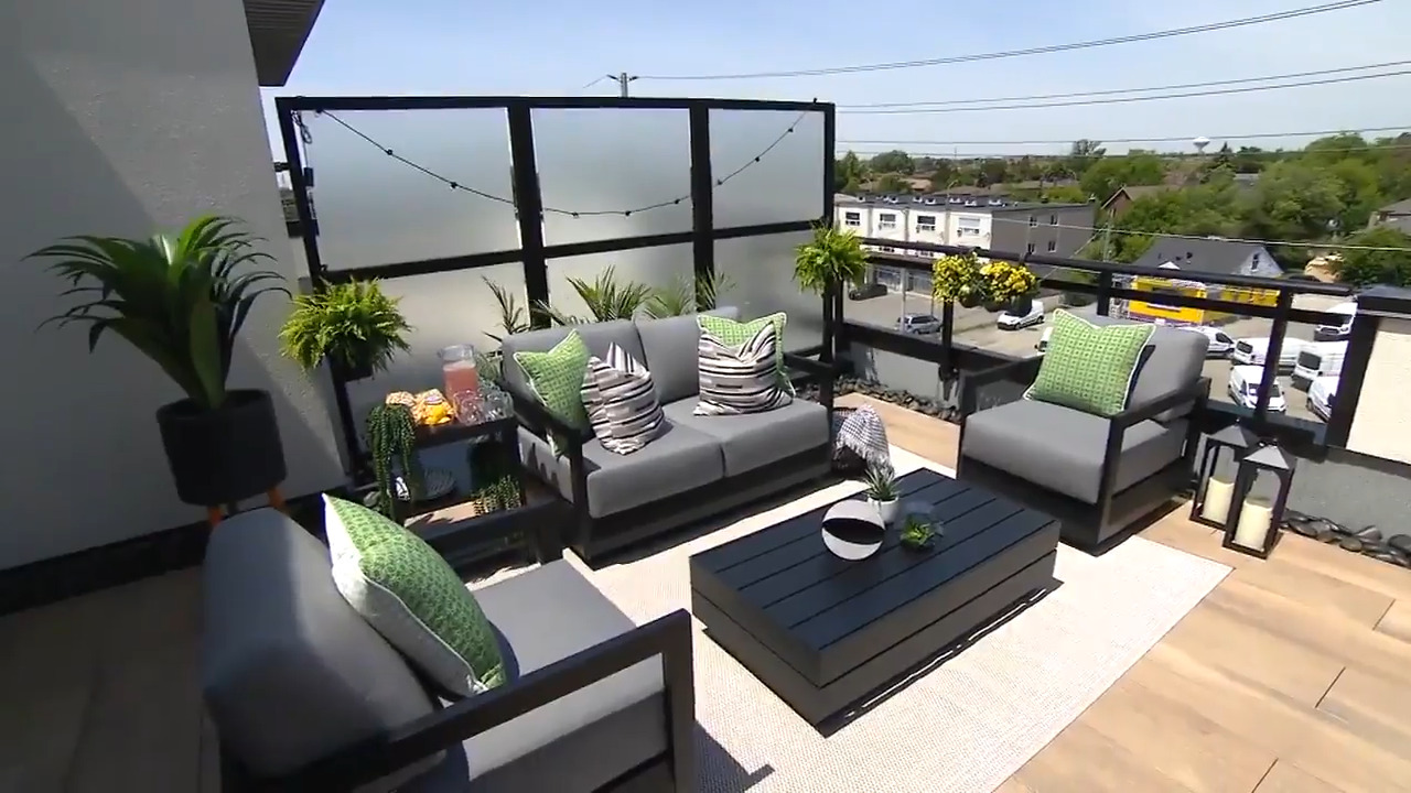 A rooftop balcony makeover for a single mother