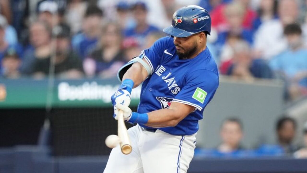 Yankees stay alive with comeback in in Game 3 against the Jays