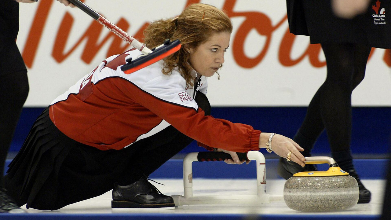 Canadian curling legend Colleen Jones dies at 65