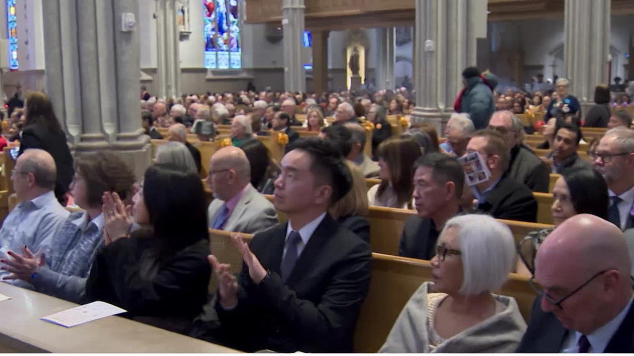 Love is in the air: Hundreds of couples renew vows in Toronto