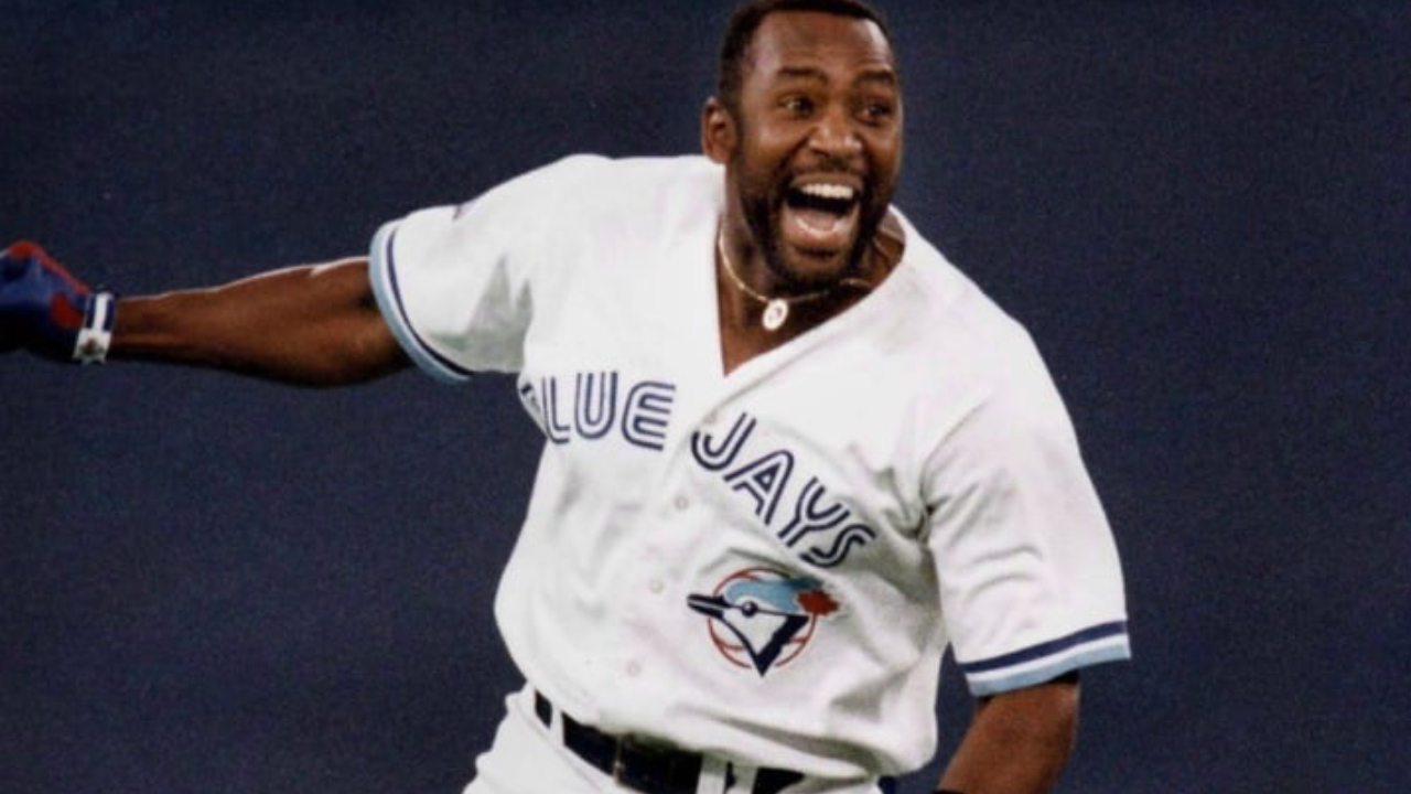 Blue Jays legend Joe Carter hosts golf tournament reception