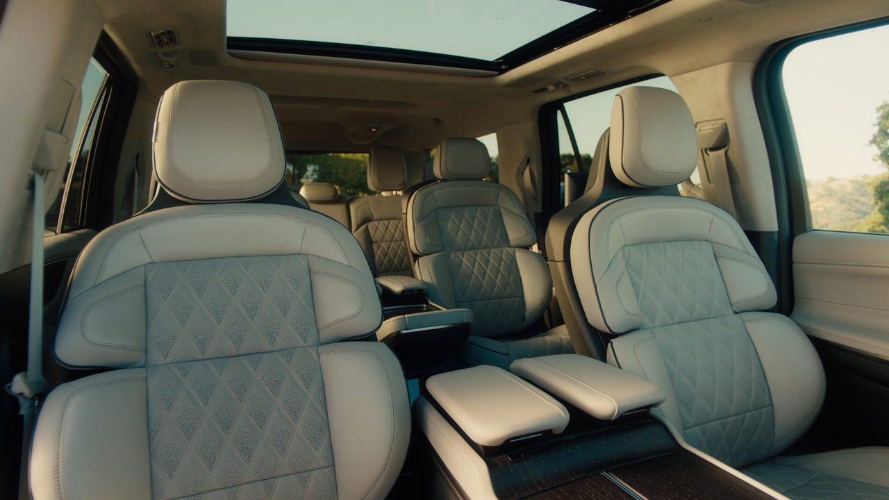 Lincoln Navigator® Perfect Position Front Seats with Active Motion® Massage