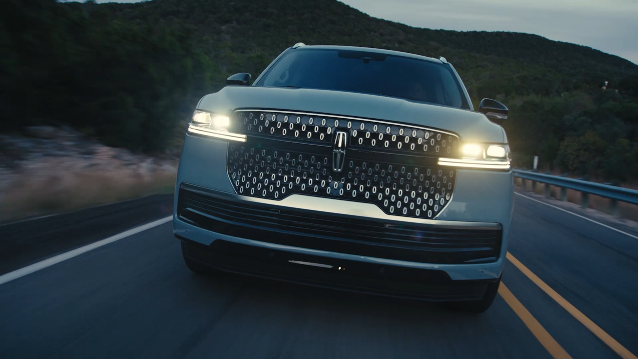 Lincoln Steering Wheel BlueCruise Controls