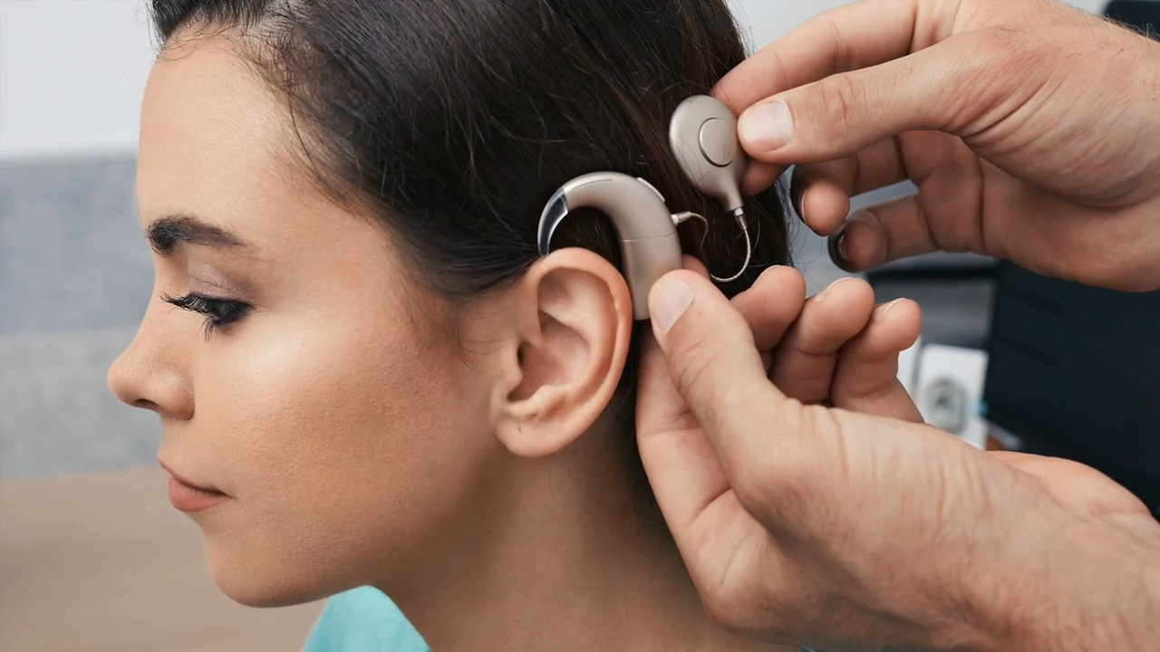 How a Cochlear Implant Can Help Treat Hearing Loss