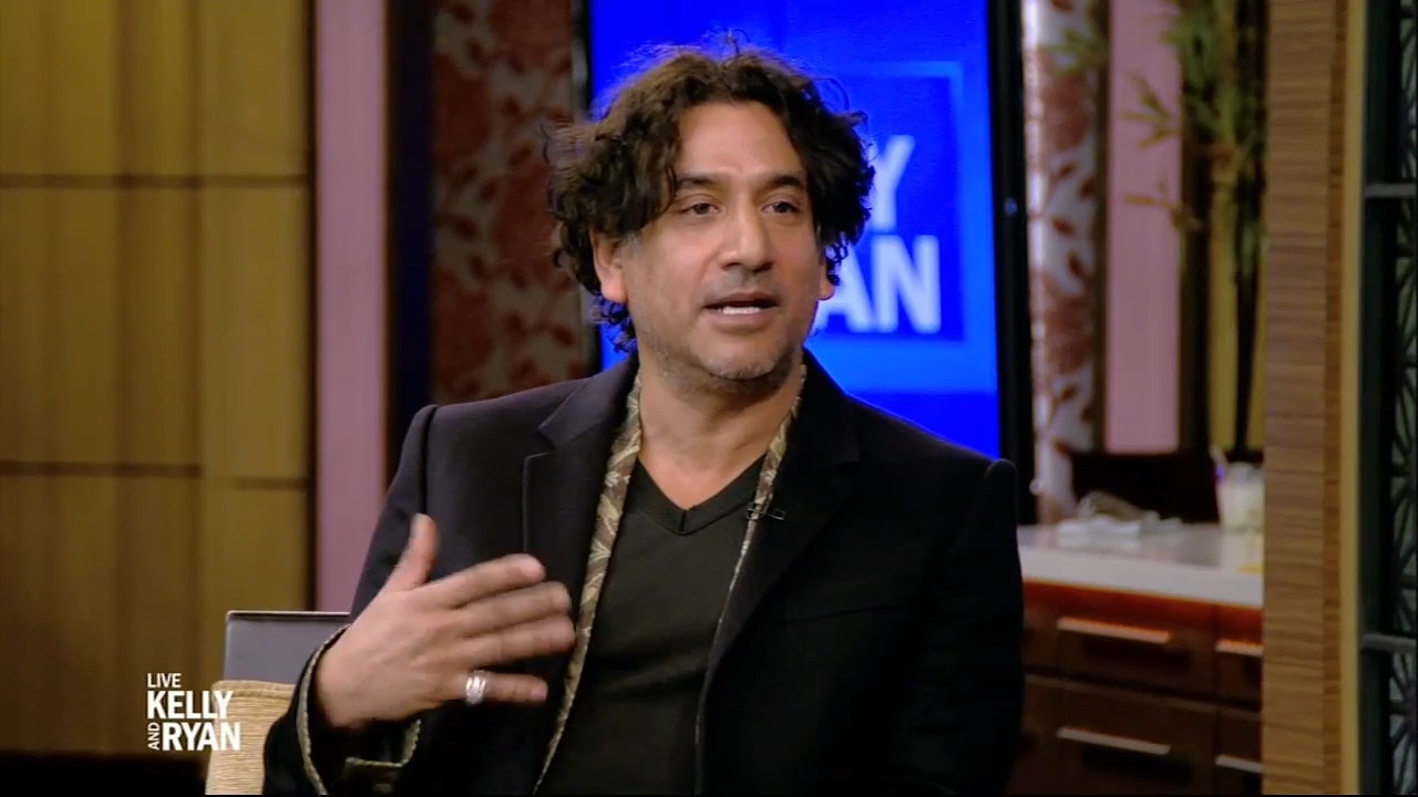 Naveen Andrews Talks About Playing Elizabeth Holmes' Boyfriend in “The  Dropout” 