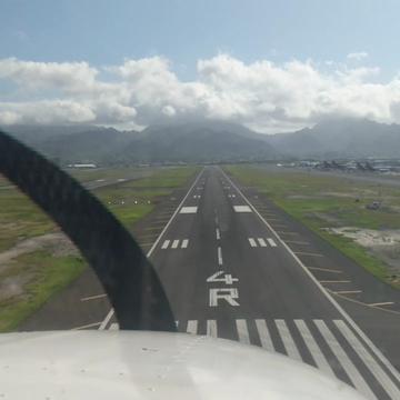 Photo of George's Aviation Services - Honolulu, HI, US. Landing on 4R after a beautiful morning flight. My better half has the controls.