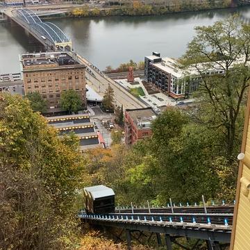 Photo of Monongahela Incline - Pittsburgh, PA, US. The Incline in operation