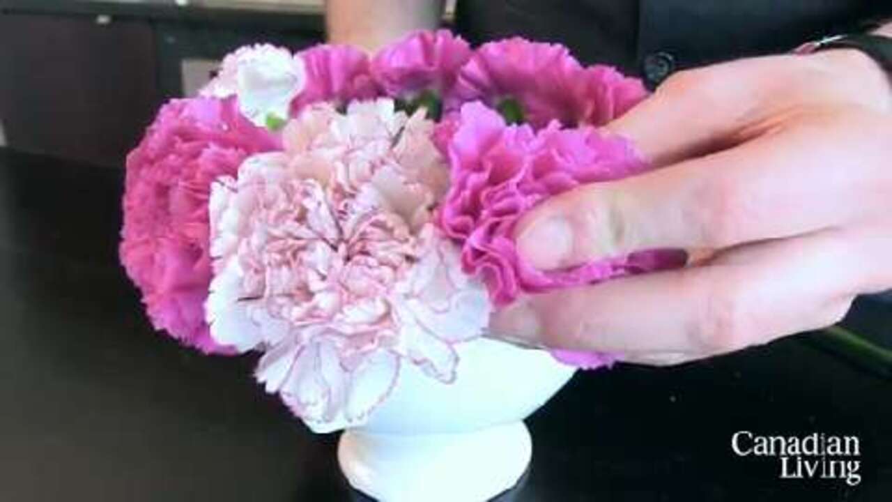 How to make a simple carnation flower arrangement