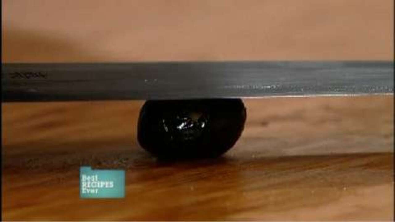 How to pit a black olive