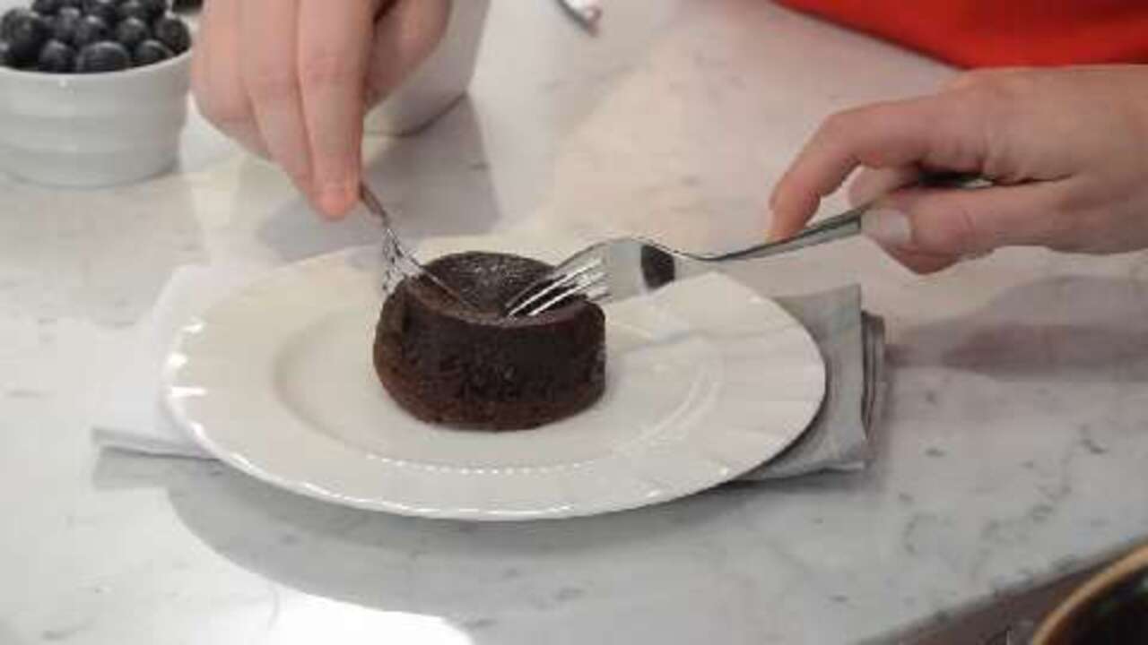 How to make Flourless Molten Chocolate Lava Cakes