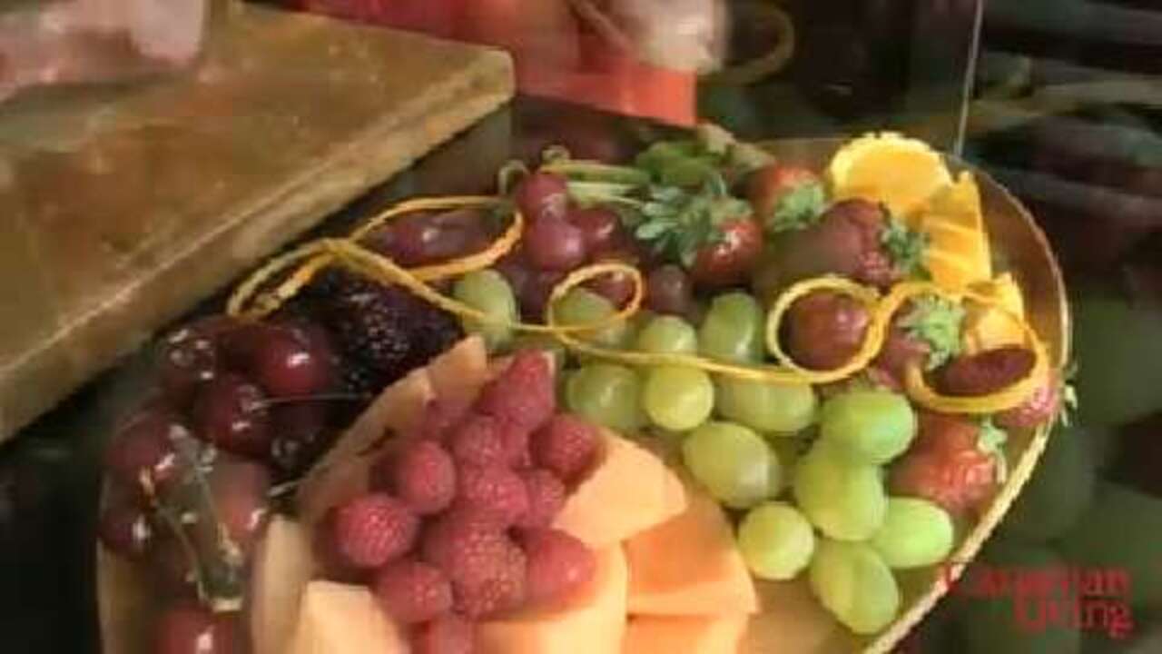 How to cut and arrange fruit for a fruit platter