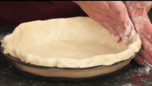 Perfectly fluted single crust pie shell