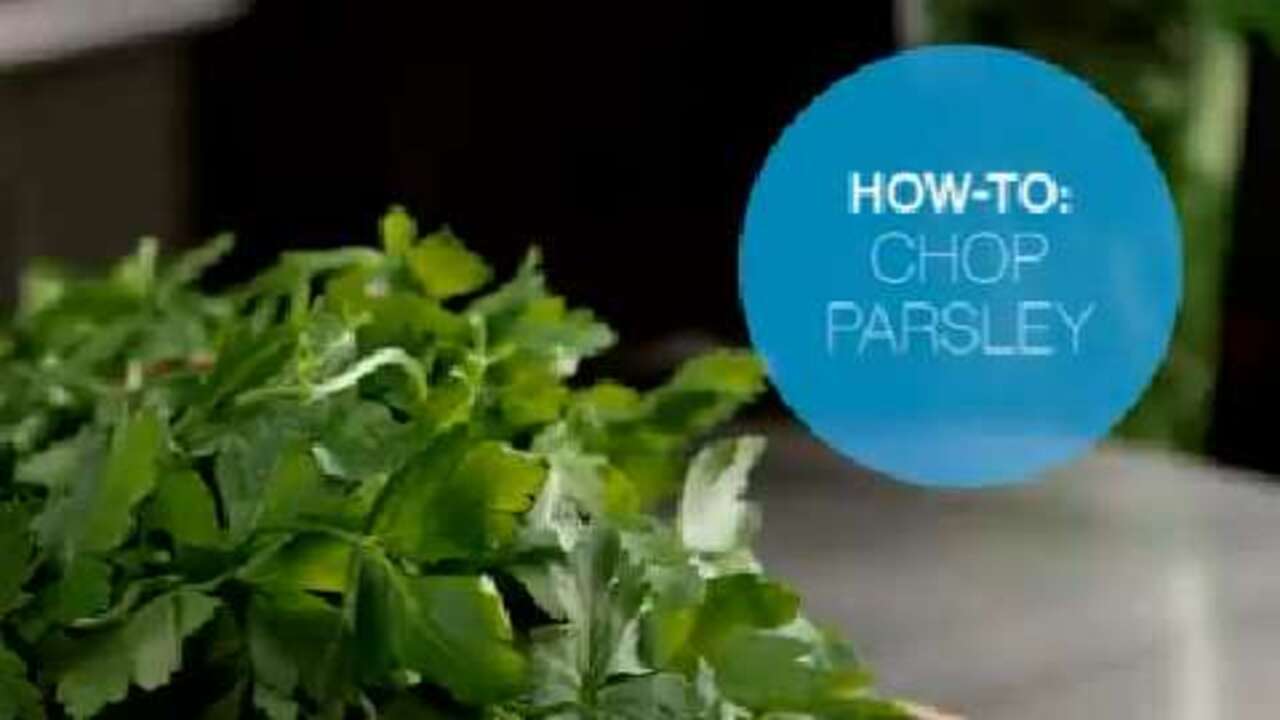 How to chop parsley