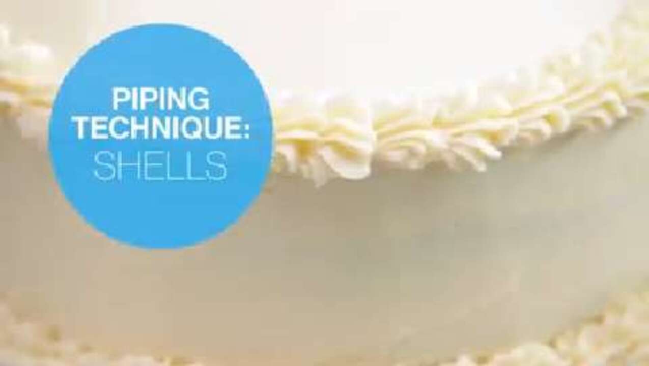 Cake decorating: How to pipe icing shells